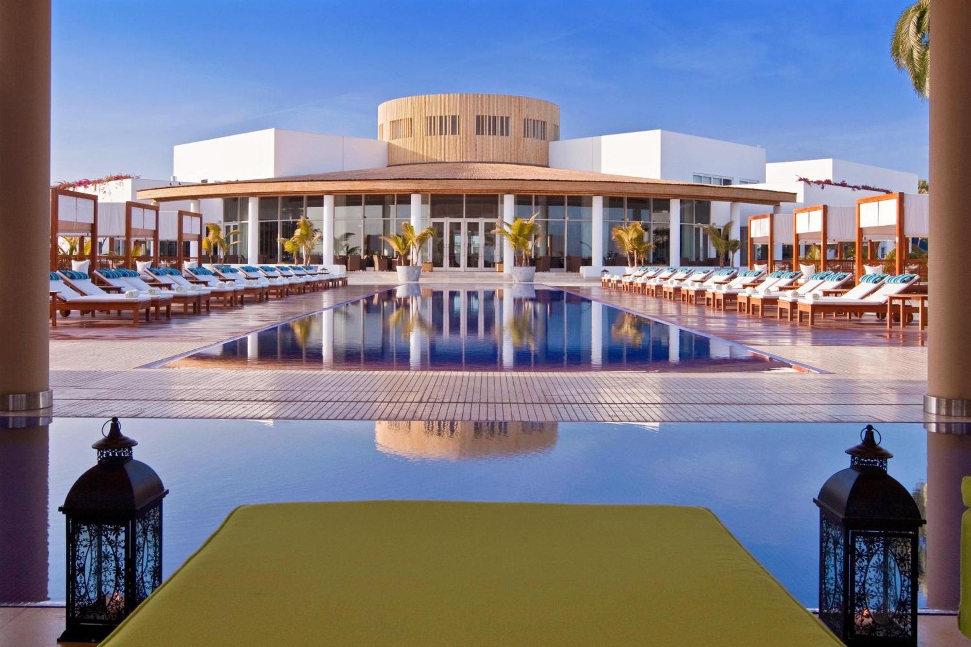 โรงแรมปารากัส อะ ลักชัวรี คอลเลคชั่น รีสอร์ต ปารากัส ภายนอก รูปภาพ The Royal Mirage Hotel