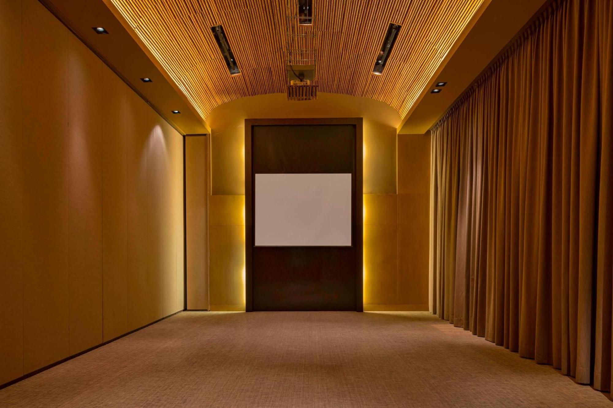 โรงแรมปารากัส อะ ลักชัวรี คอลเลคชั่น รีสอร์ต ปารากัส ภายนอก รูปภาพ The interior of the 100-seat screening room