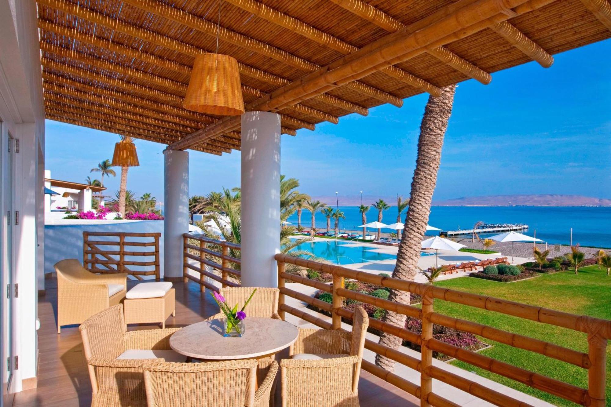 โรงแรมปารากัส อะ ลักชัวรี คอลเลคชั่น รีสอร์ต ปารากัส ภายนอก รูปภาพ The resort's pool area