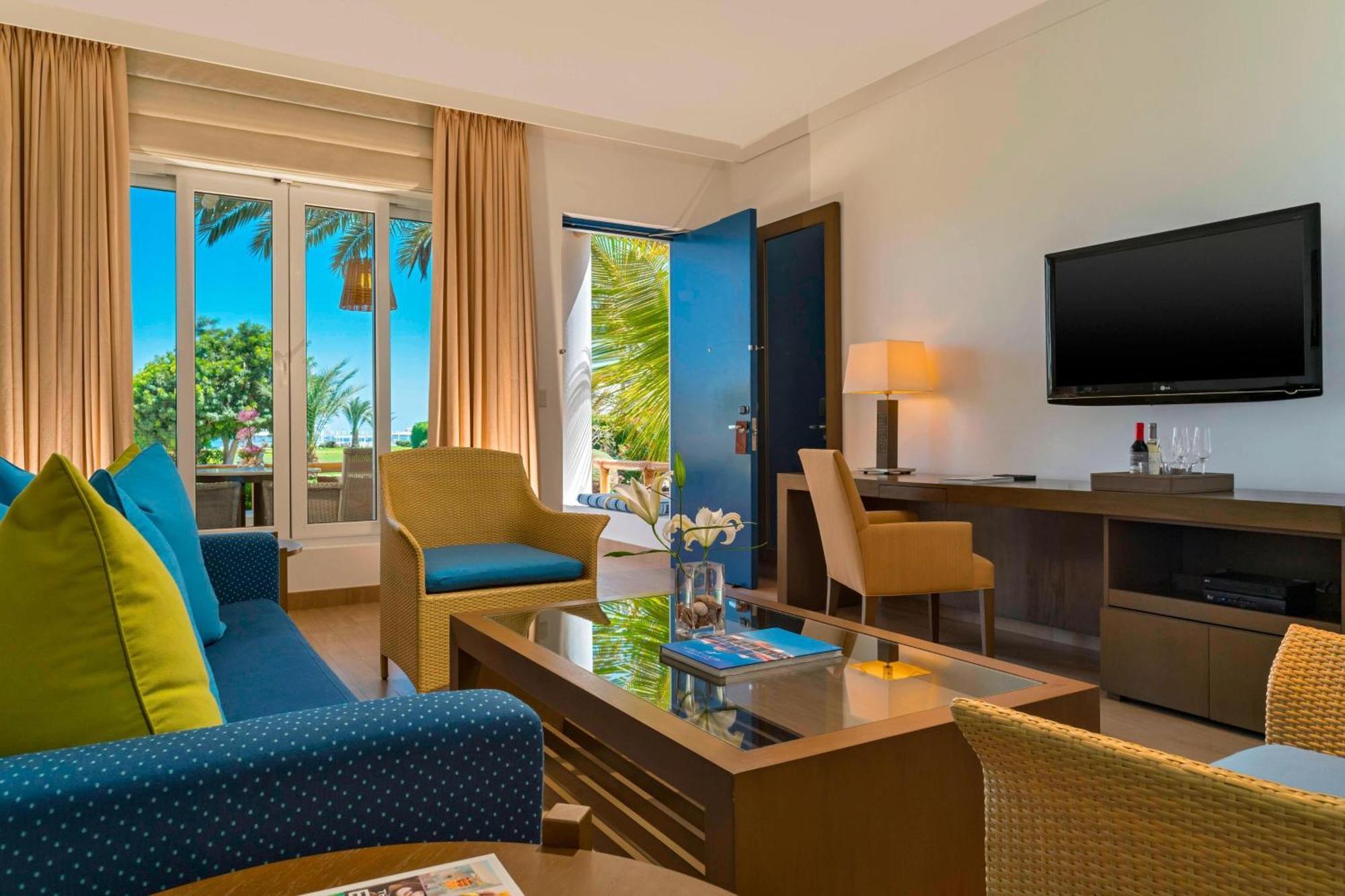 โรงแรมปารากัส อะ ลักชัวรี คอลเลคชั่น รีสอร์ต ปารากัส ภายนอก รูปภาพ A living room at the Hilton Maldives Iru Veli